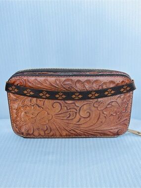 Patricia Nash Wallet Oria Tooled Embossed Zip Floral Florence-Tan
